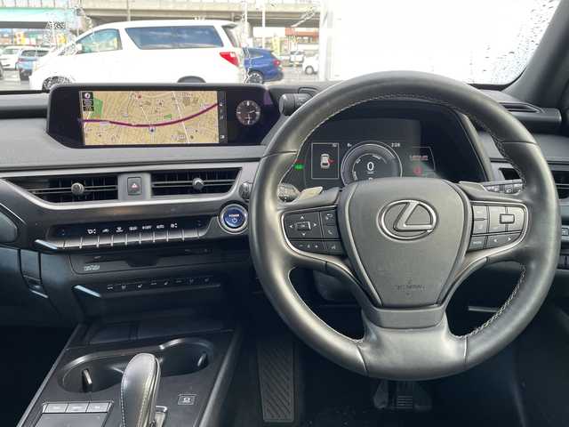 レクサス ＵＸ 300e バージョンC 石川県 2021(令3)年 4.2万km グラファイトブラックガラスフレーク 純正ナビ　フルセグＴＶ　バックカメラ　ＬＥＤヘッドライト　マークレビンソン　革シート　シートヒーター＆クーラー　レクサスセーフティ　レーダークルーズ　純正アルミ　ＥＴＣ２．０　ドラレコ　保証書