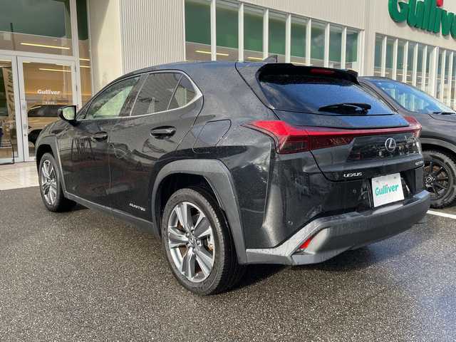 レクサス ＵＸ 300e バージョンC 石川県 2021(令3)年 4.2万km グラファイトブラックガラスフレーク 純正ナビ　フルセグＴＶ　バックカメラ　ＬＥＤヘッドライト　マークレビンソン　革シート　シートヒーター＆クーラー　レクサスセーフティ　レーダークルーズ　純正アルミ　ＥＴＣ２．０　ドラレコ　保証書