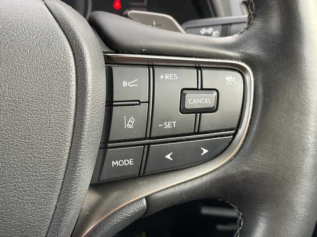 レクサス ＵＸ 300e バージョンC 石川県 2021(令3)年 4.2万km グラファイトブラックガラスフレーク 純正ナビ　フルセグＴＶ　バックカメラ　ＬＥＤヘッドライト　マークレビンソン　革シート　シートヒーター＆クーラー　レクサスセーフティ　レーダークルーズ　純正アルミ　ＥＴＣ２．０　ドラレコ　保証書