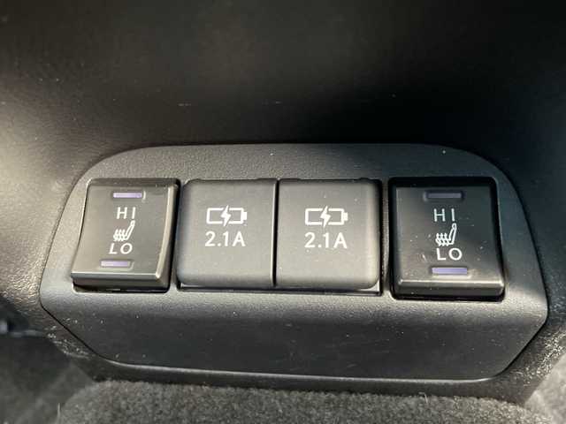 レクサス ＵＸ 300e バージョンC 石川県 2021(令3)年 4.2万km グラファイトブラックガラスフレーク 純正ナビ　フルセグＴＶ　バックカメラ　ＬＥＤヘッドライト　マークレビンソン　革シート　シートヒーター＆クーラー　レクサスセーフティ　レーダークルーズ　純正アルミ　ＥＴＣ２．０　ドラレコ　保証書