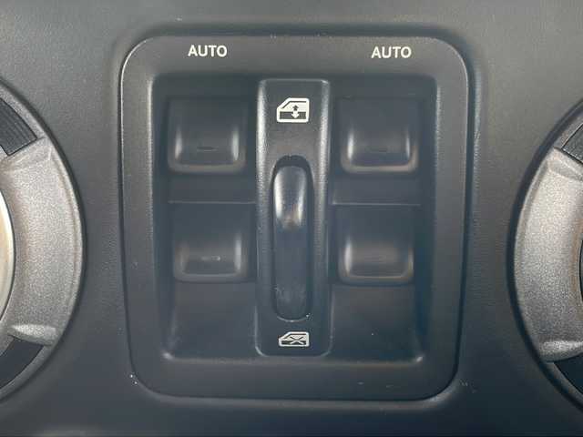 クライスラー・ジープ ジープ ラングラー アンリミテッド スポーツ 福岡県 2013(平25)年 6.9万km オレンジ 社外ナビ【カロッツェリア】/　Ｂｌｕｅｔｏｏｔｈ・フルセグＴＶ・ＣＤ・ＤＶＤ　/クルーズコントロール　/デジタルインナーミラー　/後席モニター/ヒーテッドドアミラー　/バックカメラ　/ＭＴモード付ＡＴ車　/ルーフキャリア/トランスファーレバー/スペアキー１本/リモコンキー/純正フロアマット/ダウンヒルアシストコントロール/パワーウィンドウ/横滑り防止装置/取扱説明書