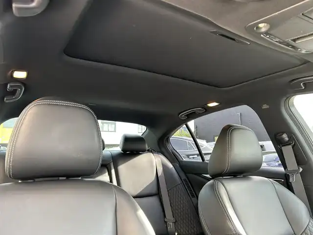 日産 スカイライン ハイブリッド 350GT タイプSP 60thLTD 和歌山県 2017(平29)年 3.3万km ブリリアントホワイトパール 純正ナビ/（AM/FM/CD/DVD/USB/AUX/Bluetooth/TV）/アラウンドビュー＆リアモニター/クリアランスソナー/サイドカメラ/クルーズコントロール（追従有）/D/Nシートヒーター/D/Nパワーシート/パドルシフト/前後ドライブレコーダー/オートライト/プッシュスタート/オートライト/純正ホイール/保証書