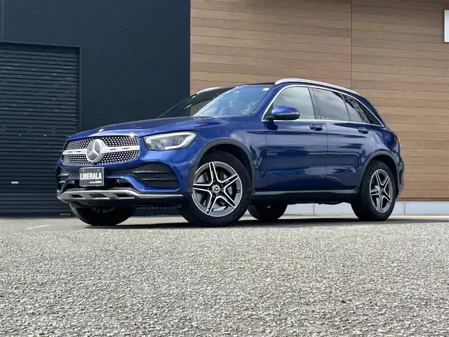 メルセデス・ベンツ ＧＬＣ２２０ d 4マチック AMGライン 宮崎県 2020(令2)年 4.7万km ブリリアントブルーM 純正メモリナビ/・AM/・FM/・Bluetooth/・フルセグTV/・USB/・AppleCarPlay/・AndroidAuto/ブラインドスポットモニター/全方位カメラ/・バック/・フロント/・サイド/パノラミックスライディングルーフ/アクティブクルーズコントロール/・レーンキープ/ETC2.0/前後ドライブレコーダー/パワーバックドア/革巻きステアリング/ステアリングリモコン/パドルシフト/ブラック調コンビシート/・DN席パワーシート/・DN席シートヒーター/マルチビームLEDヘッドライト/・オートライト/・オートマチックハイビーム/アイドリングストップ