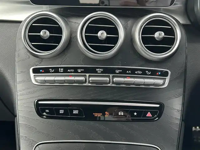 メルセデス・ベンツ ＧＬＣ２２０ d 4マチック AMGライン 宮崎県 2020(令2)年 4.7万km ブリリアントブルーM 純正メモリナビ/・AM/・FM/・Bluetooth/・フルセグTV/・USB/・AppleCarPlay/・AndroidAuto/ブラインドスポットモニター/全方位カメラ/・バック/・フロント/・サイド/パノラミックスライディングルーフ/アクティブクルーズコントロール/・レーンキープ/ETC2.0/前後ドライブレコーダー/パワーバックドア/革巻きステアリング/ステアリングリモコン/パドルシフト/ブラック調コンビシート/・DN席パワーシート/・DN席シートヒーター/マルチビームLEDヘッドライト/・オートライト/・オートマチックハイビーム/アイドリングストップ
