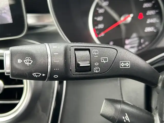 メルセデス・ベンツ ＧＬＣ２２０ d 4マチック AMGライン 宮崎県 2020(令2)年 4.7万km ブリリアントブルーM 純正メモリナビ/・AM/・FM/・Bluetooth/・フルセグTV/・USB/・AppleCarPlay/・AndroidAuto/ブラインドスポットモニター/全方位カメラ/・バック/・フロント/・サイド/パノラミックスライディングルーフ/アクティブクルーズコントロール/・レーンキープ/ETC2.0/前後ドライブレコーダー/パワーバックドア/革巻きステアリング/ステアリングリモコン/パドルシフト/ブラック調コンビシート/・DN席パワーシート/・DN席シートヒーター/マルチビームLEDヘッドライト/・オートライト/・オートマチックハイビーム/アイドリングストップ