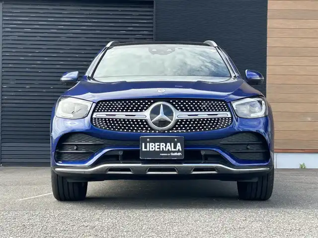 メルセデス・ベンツ ＧＬＣ２２０ d 4マチック AMGライン 宮崎県 2020(令2)年 4.7万km ブリリアントブルーM 純正メモリナビ/・AM/・FM/・Bluetooth/・フルセグTV/・USB/・AppleCarPlay/・AndroidAuto/ブラインドスポットモニター/全方位カメラ/・バック/・フロント/・サイド/パノラミックスライディングルーフ/アクティブクルーズコントロール/・レーンキープ/ETC2.0/前後ドライブレコーダー/パワーバックドア/革巻きステアリング/ステアリングリモコン/パドルシフト/ブラック調コンビシート/・DN席パワーシート/・DN席シートヒーター/マルチビームLEDヘッドライト/・オートライト/・オートマチックハイビーム/アイドリングストップ