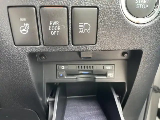 トヨタ アルファード S Cパッケージ 福岡県 2022(令4)年 1.6万km ホワイトパールクリスタルシャイン ワンオーナー/フリップダウンモニター/ツインムーンルーフ/モデリスタエアロ（F/S/R)/純正ナビ（BT/フルセグ/AM/FM/DISC/USB)/Bカメラ/パワーバックドア/オットマン/両側パワースライドドア/レーダークルーズコントロール/LEDヘッドライト/オートライト/オートマチックハイビーム/シーケンシャルターンランプ/レザーシート/シートメモリー/DN席パワーシート/DN席エアシート/DN席シートヒーター/ステアリングヒーター/チルトステアリング/純正20インチAW/ローダウン/BSM/クリアランスソナー/横滑り防止装置/レーンキープアシスト/盗難防止装置/衝突被害軽減ブレーキ/アイドリングストップ/ドライブレコーダー/デジタルインナーミラー/NANOE/スマートキー/ETC/保証書/取扱説明書