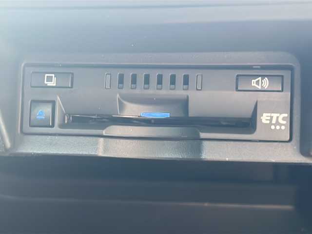 トヨタ クラウン ハイブリッド RS アドバンス 三重県 2018(平30)年 4.4万km ホワイトパールクリスタルシャイン 禁煙/純正ナビ/バックカメラ/BSM/本革シート/デジタルインナーミラー/ETC/スペアキー/前後クリアランスソナー/前方ドラレコ/ステアヒーター/シートヒーター/エアシート/パワーシート/USB給電/レーダークルーズコントロール/三眼LEDヘッドライト/電動格納ミラー