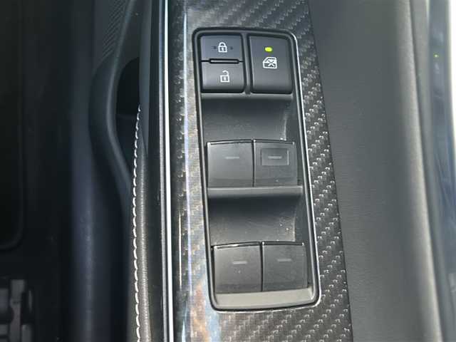 トヨタ クラウン ハイブリッド RS アドバンス 三重県 2018(平30)年 4.4万km ホワイトパールクリスタルシャイン 禁煙/純正ナビ/バックカメラ/BSM/本革シート/デジタルインナーミラー/ETC/スペアキー/前後クリアランスソナー/前方ドラレコ/ステアヒーター/シートヒーター/エアシート/パワーシート/USB給電/レーダークルーズコントロール/三眼LEDヘッドライト/電動格納ミラー