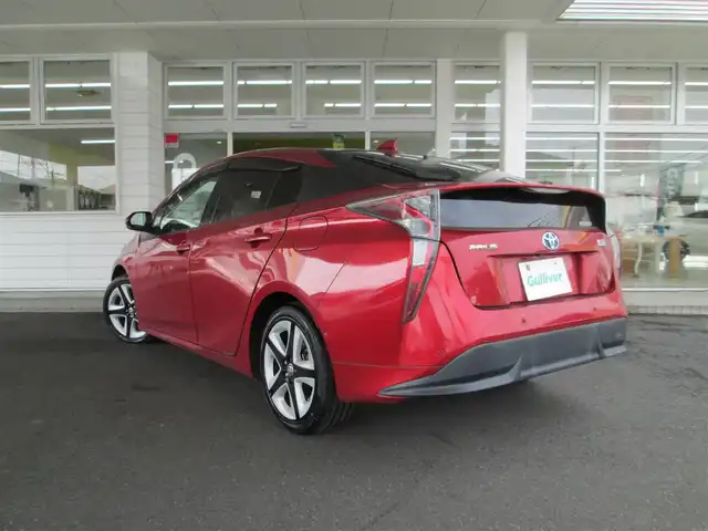 トヨタ プリウス A プレミアム　ツーリングセレ 千葉県 2016(平28)年 3.4万km エモーショナルレッド ワンオーナー/純正9型ナビ、フルセグTV(走行中視聴可)/バックカメラ/純正オーディオ【DVD/CD/BT/SD】/Toyota Safety Sense P/LEDヘッドライト&LEDフォグランプ/黒本革シート/本革巻きステアリング/レーダークルーズコントロール/レーンキープアシスト/ヘッドアップディスプレイ/ブラインドスポットモニター/インテリジェントクリアランスソナー/運転席パワーシート/前席シートヒーター/純正17インチアルミホイール/社外前方ドライブレコーダー/ビルトインETC2.0、スペアキー/取扱説明書/ナビ取扱説明書/新車時保証書