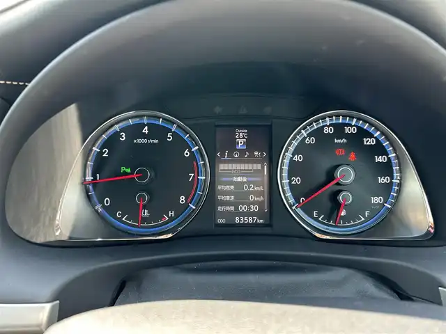 トヨタ ハリアー プレミアム アドバンスドP 岡山県 2015(平27)年 8.4万km ブラック 純正ナビ　/バックカメラ　/コーナーセンサー　/アイドリングストップ　/横滑り防止装置　/プッシュスタート　/電動リアゲート　/レザーシート　/Ｂｌｕｅｔｏｏｔｈ接続　/純正フロアマット　/１８インチ純正アルミホイール