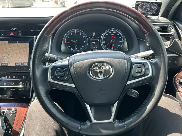 トヨタ ハリアー プレミアム アドバンスドP 岡山県 2015(平27)年 8.4万km ブラック 純正ナビ　/バックカメラ　/コーナーセンサー　/アイドリングストップ　/横滑り防止装置　/プッシュスタート　/電動リアゲート　/レザーシート　/Ｂｌｕｅｔｏｏｔｈ接続　/純正フロアマット　/１８インチ純正アルミホイール