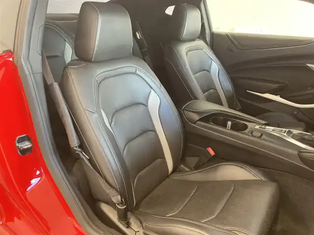 シボレー カマロ SS 熊本県 2018(平30)年 3.7万km 赤 サンルーフ/フロントスポーツバケットレザーシート/シートヒーター/シートクーラー/前席パワーシート/BOSEプレミアムサラウンドシステム/Brembo製ブレーキシステム/Rohana20インチアルミホイール/社外エアロパーツ/ダウンサス/BLITZ製GPSレーダー探知機/コンチネンタル・ExtremeContact DWS06プラス/アンビエントライト/社外ナビ/純正ディスプレイオーディオ/AppleCarPlay/androidauto/USB/Bluetooth/バックカメラ/コーナーセンサー/ヘッドアップディスプレイ/ドライブレコーダー/置くだけ充電/クルーズコントロール/ブラインドスポットモニター/パワートランク/ETC2.0/【カマロ SS レッドホット（WA687F）】