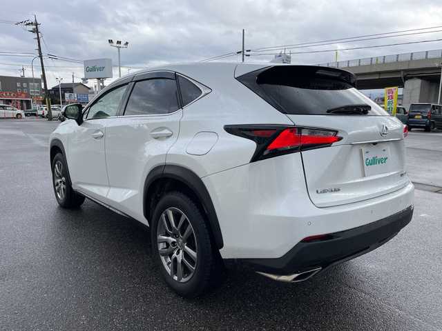 レクサス ＮＸ 200t Iパッケージ 石川県 2015(平27)年 8万km パール ４ＷＤ　純正ナビ　フルセグＴＶ　バックカメラ　革シート　シートヒーター　ハンドルヒーター　レーダーブレーキ　クルーズコントロール　ドラレコ　ＥＴＣ　純正アルミホイール　スマートキー　コーナーセンサー