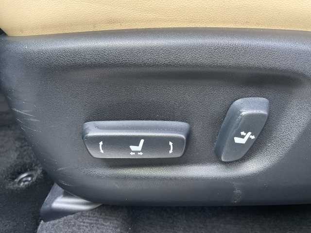 レクサス ＮＸ 200t Iパッケージ 石川県 2015(平27)年 8万km パール ４ＷＤ　純正ナビ　フルセグＴＶ　バックカメラ　革シート　シートヒーター　ハンドルヒーター　レーダーブレーキ　クルーズコントロール　ドラレコ　ＥＴＣ　純正アルミホイール　スマートキー　コーナーセンサー