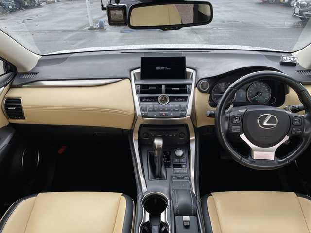 レクサス ＮＸ 200t Iパッケージ 石川県 2015(平27)年 8万km パール ４ＷＤ　純正ナビ　フルセグＴＶ　バックカメラ　革シート　シートヒーター　ハンドルヒーター　レーダーブレーキ　クルーズコントロール　ドラレコ　ＥＴＣ　純正アルミホイール　スマートキー　コーナーセンサー