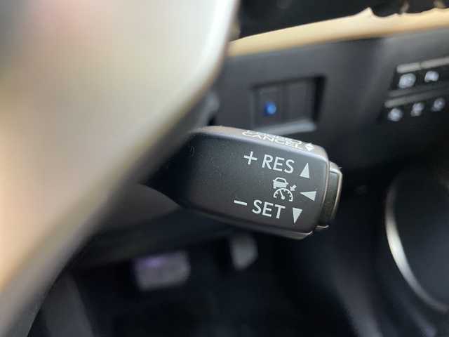 レクサス ＮＸ 200t Iパッケージ 石川県 2015(平27)年 8万km パール ４ＷＤ　純正ナビ　フルセグＴＶ　バックカメラ　革シート　シートヒーター　ハンドルヒーター　レーダーブレーキ　クルーズコントロール　ドラレコ　ＥＴＣ　純正アルミホイール　スマートキー　コーナーセンサー