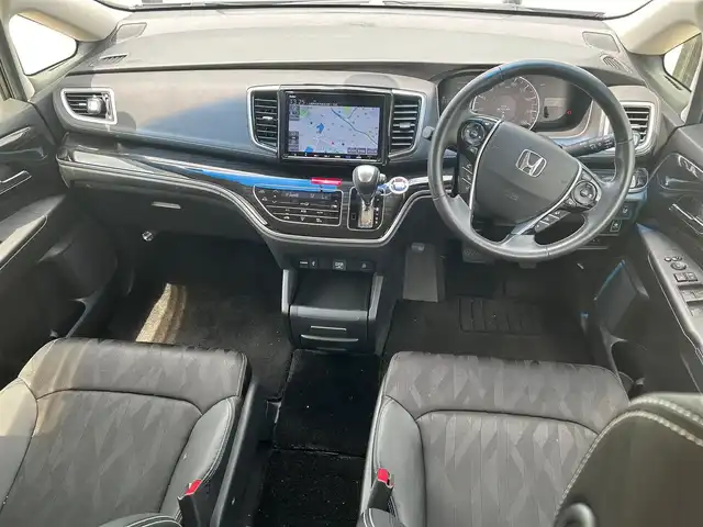 ホンダ オデッセイ アブソルート ホンダセンシング 大阪府 2019(令1)年 6.4万km プラチナホワイトパール 純正９インチナビ/   フルセグTV/CD/DVD/Bluetooth/USB/バックモニター/衝突軽減ブレーキ/横滑り防止装置/両側パワースライドドア/運転席パワーシート/レーダークルーズコントロール/レーンキープアシスト/パドルシフト/アイドリングストップ/ドライブレコーダー/純正17インチアルミホイール/純正フロアマット/プッシュスタート/スマートキー/ＥＴＣ/ＬＥＤ/禁煙車
