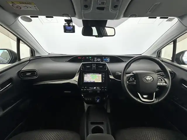 トヨタ プリウス SセーフティプラスⅡ 岡山県 2021(令3)年 6.4万km アティチュードブラックマイカ 純正SDメモリナビゲーション/(CD/DVD/SD/BT/HDMI/フルセグ)/バックモニター/ビルトインETC/社外ドライブレコーダー前後/ステアリングスイッチ/衝突軽減ブレーキ/レーダークルーズコントロール/レーンキープアシスト/オートハイビームアシスト/LEDオートヘッドライト/ブラインドスポットモニター/純正15インチAW/スマートキー