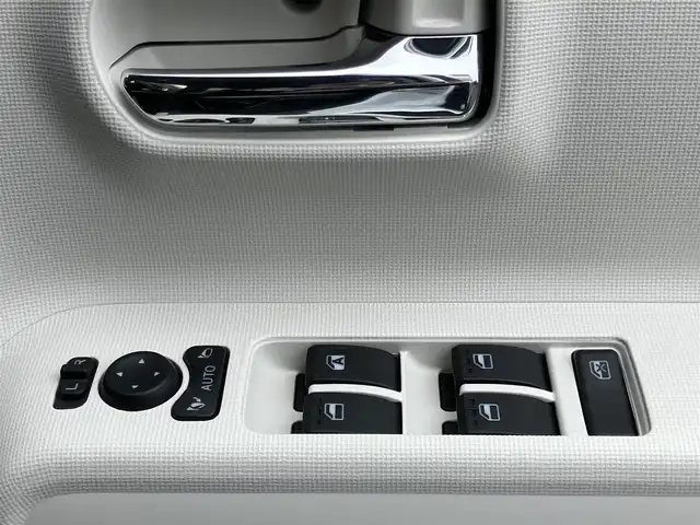 ダイハツ ムーヴ キャンバス ストライプス G 山口県 2025(令7)年 0.1千km シャイニングホワイトパール/スムーズグレーマイカメタリック 純正LEDヘッドライト/純正LEDフォグ/両側パワースライド/スマートキー/エンジンプッシュスタート/オートライト/フロントシートヒーター/スペアキー（1個）あり