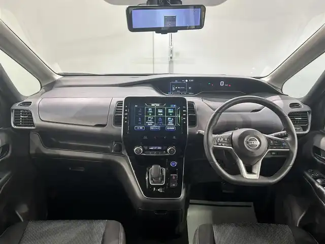日産 セレナ e－パワー ハイウェイスター V 愛知県 2021(令3)年 5.9万km ダイヤモンドブラック 純正１０インチナビ/プロパイロット/アラウンドビューモニター/両側パワースライドドア/衝突軽減ブレーキ/車線逸脱警報/ブラインドスポットモニター/クリアランスソナー/車線逸脱警報/電動パーキングブレーキ/インテリジェントルームミラー/ドライブレコーダー/ビルトインＥＴＣ/アクセサリーソケット/純正15インチアルミホイール