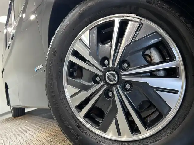 日産 セレナ e－パワー ハイウェイスター V 愛知県 2021(令3)年 5.9万km ダイヤモンドブラック 純正１０インチナビ/プロパイロット/アラウンドビューモニター/両側パワースライドドア/衝突軽減ブレーキ/車線逸脱警報/ブラインドスポットモニター/クリアランスソナー/車線逸脱警報/電動パーキングブレーキ/インテリジェントルームミラー/ドライブレコーダー/ビルトインＥＴＣ/アクセサリーソケット/純正15インチアルミホイール