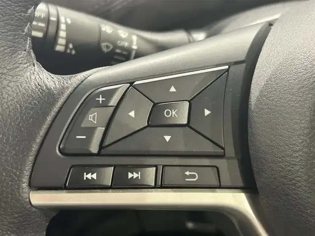 日産 セレナ e－パワー ハイウェイスター V 愛知県 2021(令3)年 5.9万km ダイヤモンドブラック 純正１０インチナビ/プロパイロット/アラウンドビューモニター/両側パワースライドドア/衝突軽減ブレーキ/車線逸脱警報/ブラインドスポットモニター/クリアランスソナー/車線逸脱警報/電動パーキングブレーキ/インテリジェントルームミラー/ドライブレコーダー/ビルトインＥＴＣ/アクセサリーソケット/純正15インチアルミホイール