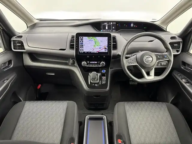 日産 セレナ e－パワー ハイウェイスター V 福岡県 2021(令3)年 5.9万km ダイヤモンドブラック 純正１０型ナビ／フルセグＴＶ　/全方位カメラ　/デジタルルームミラー　/ドラレコ　/ＥＴＣ　/プロパイロット　/コーナーセンサー　/両側電動スライドドア　/エマージェンシーブレーキ　/レーンキープ　/ブラインドスポットモニター　/Ｗエアコン　/純正１５インチアルミホイール　/LEDヘッドライト
