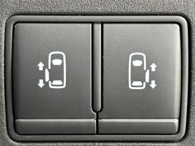 日産 セレナ e－パワー ハイウェイスター V 福岡県 2021(令3)年 5.9万km ダイヤモンドブラック 純正１０型ナビ／フルセグＴＶ　/全方位カメラ　/デジタルルームミラー　/ドラレコ　/ＥＴＣ　/プロパイロット　/コーナーセンサー　/両側電動スライドドア　/エマージェンシーブレーキ　/レーンキープ　/ブラインドスポットモニター　/Ｗエアコン　/純正１５インチアルミホイール　/LEDヘッドライト