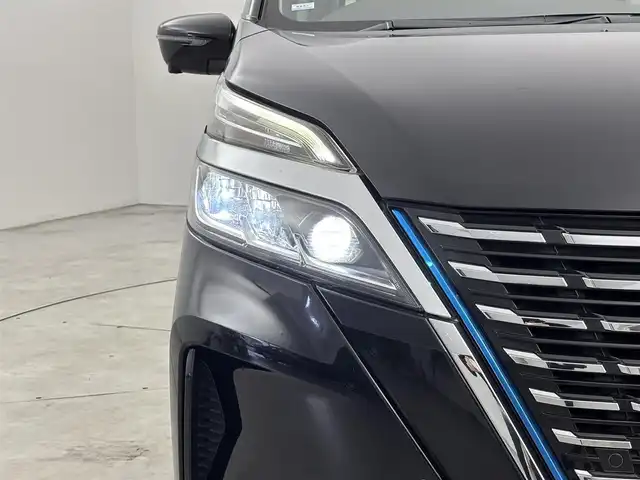 日産 セレナ e－パワー ハイウェイスター V 福岡県 2021(令3)年 5.9万km ダイヤモンドブラック 純正１０型ナビ／フルセグＴＶ　/全方位カメラ　/デジタルルームミラー　/ドラレコ　/ＥＴＣ　/プロパイロット　/コーナーセンサー　/両側電動スライドドア　/エマージェンシーブレーキ　/レーンキープ　/ブラインドスポットモニター　/Ｗエアコン　/純正１５インチアルミホイール　/LEDヘッドライト