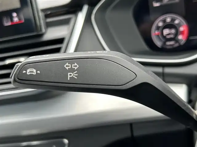 アウディ Ｑ５ 40TDIクワトロ Sライン 宮崎県 2021(令3)年 3.8万km 白 純正メモリナビ/・AM/・FM/・Bluetooth /・フルセグTV/・AppleCarPlay/・AndroidAuto/ETC2.0/前後ドライブレコーダー/ブラインドスポットモニター/革巻きステアリング/ステアリングリモコン/パドルシフト/アダプティブクルーズコントロール/ハーフレザーシート/全席シートヒーター /前席パワーシート/運転席シートメモリ/パワーバックドア/レーンキープアシスト/パーキングアシスト/アイドリングストップ/純正LEDヘッドライト/オートライト