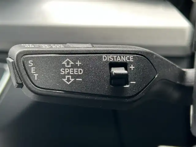 アウディ Ｑ５ 40TDIクワトロ Sライン 宮崎県 2021(令3)年 3.8万km 白 純正メモリナビ/・AM/・FM/・Bluetooth /・フルセグTV/・AppleCarPlay/・AndroidAuto/ETC2.0/前後ドライブレコーダー/ブラインドスポットモニター/革巻きステアリング/ステアリングリモコン/パドルシフト/アダプティブクルーズコントロール/ハーフレザーシート/全席シートヒーター /前席パワーシート/運転席シートメモリ/パワーバックドア/レーンキープアシスト/パーキングアシスト/アイドリングストップ/純正LEDヘッドライト/オートライト