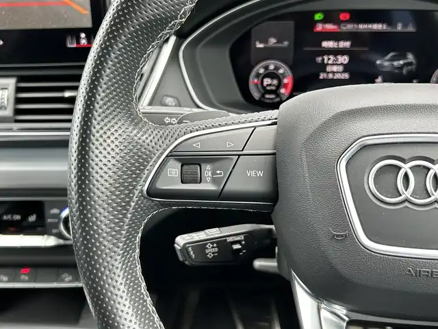 アウディ Ｑ５ 40TDIクワトロ Sライン 宮崎県 2021(令3)年 3.8万km 白 純正メモリナビ/・AM/・FM/・Bluetooth /・フルセグTV/・AppleCarPlay/・AndroidAuto/ETC2.0/前後ドライブレコーダー/ブラインドスポットモニター/革巻きステアリング/ステアリングリモコン/パドルシフト/アダプティブクルーズコントロール/ハーフレザーシート/全席シートヒーター /前席パワーシート/運転席シートメモリ/パワーバックドア/レーンキープアシスト/パーキングアシスト/アイドリングストップ/純正LEDヘッドライト/オートライト