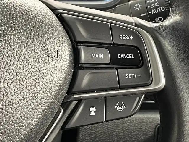 ホンダ オデッセイ ハイブリッド e:HEVアブソルート 愛知県 2021(令3)年 5.4万km プレミアムスパークルブラックパール 純正９インチナビ　/(Bluetooth/CD・DVD再生/ラジオ/フルセグTV/SD/Bluetooth/HDMI/CarPlay)/フリップダウンモニター　/アラウンドビューモニター　/両側パワースライドドア　/ホンダセンシング　/　　-衝突軽減ブレーキ　/　　-誤発進抑制機能/　　-路線逸脱警報/　　-アダプティブクルーズコントロール/　　-車線維持支援システム/　　-先行車発進告知機能/ＬＥＤヘッドライト/LEDフォグランプ　/ドライブレコーダー　/コーナーセンサー/パワーシート　/オットマン　