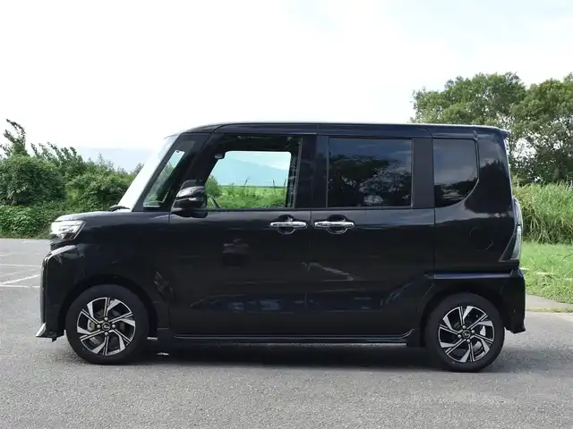 ダイハツ タント カスタム X 福岡県 2023(令5)年 0.8万km ブラックマイカメタリック 　タント　カスタムX　/純正ディスプレイオーディオ/　　フルセグTV/B・T　　/バックカメラ/両側パワースライドドア/前席シートヒーター/クリアランスソナー/LEDヘッドライト/純正14インチアルミホイール/ETC/保証書あり/取扱説明書あり/スペアキーあり