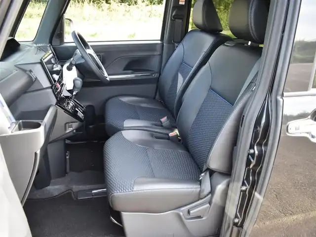 ダイハツ タント カスタム X 福岡県 2023(令5)年 0.8万km ブラックマイカメタリック 　タント　カスタムX　/純正ディスプレイオーディオ/　　フルセグTV/B・T　　/バックカメラ/両側パワースライドドア/前席シートヒーター/クリアランスソナー/LEDヘッドライト/純正14インチアルミホイール/ETC/保証書あり/取扱説明書あり/スペアキーあり