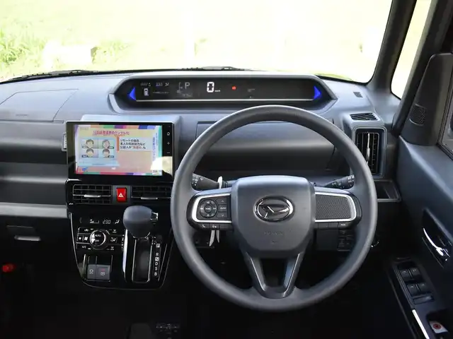 ダイハツ タント カスタム X 福岡県 2023(令5)年 0.8万km ブラックマイカメタリック 　タント　カスタムX　/純正ディスプレイオーディオ/　　フルセグTV/B・T　　/バックカメラ/両側パワースライドドア/前席シートヒーター/クリアランスソナー/LEDヘッドライト/純正14インチアルミホイール/ETC/保証書あり/取扱説明書あり/スペアキーあり
