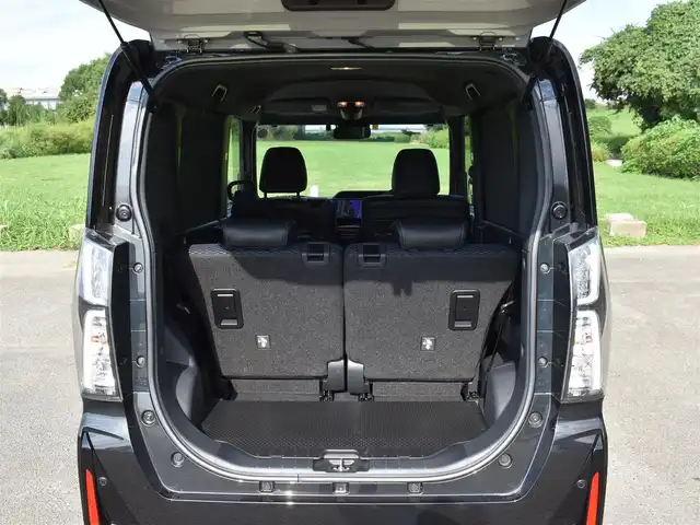 ダイハツ タント カスタム X 福岡県 2023(令5)年 0.8万km ブラックマイカメタリック 　タント　カスタムX　/純正ディスプレイオーディオ/　　フルセグTV/B・T　　/バックカメラ/両側パワースライドドア/前席シートヒーター/クリアランスソナー/LEDヘッドライト/純正14インチアルミホイール/ETC/保証書あり/取扱説明書あり/スペアキーあり