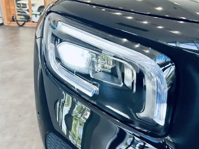 メルセデス・ベンツ Ｍ・ベンツ ＧＬＢ１８０ 大阪府 2022(令4)年 1.4万km コスモスブラック レーダーセーフティP/純正ナビ/TV/360度カメラ/ACC/ブラインドスポット/純正18インチAW/LEDヘッドライト/アンビエントライト/電動リアゲート/ハーフレザー/シートヒーター/クリアランスソナー/パドルシフト/ルーフレール/ETC/ドラレコ