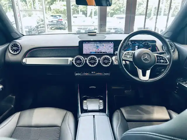 メルセデス・ベンツ Ｍ・ベンツ ＧＬＢ１８０ 大阪府 2022(令4)年 1.4万km コスモスブラック レーダーセーフティP/純正ナビ/TV/360度カメラ/ACC/ブラインドスポット/純正18インチAW/LEDヘッドライト/アンビエントライト/電動リアゲート/ハーフレザー/シートヒーター/クリアランスソナー/パドルシフト/ルーフレール/ETC/ドラレコ