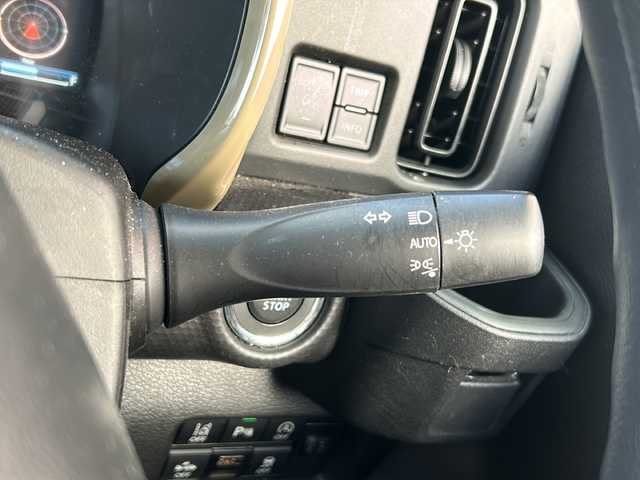 スズキ ハスラー HYBRID G 広島県 2025(令7)年 1.7万km クールカーキPM 禁煙/デュアルカメラブレーキサポート/社外ナビ/バックカメラ/フルセグTV/Bluetooth/シートヒーター/LEDオートライト/コーナーセンサー（リア）/レーダークルーズコントロール/レーンキープ/ドライブレコーダー/ETC/純正フロアマット/ステアリングスイッチ/アイドリングストップ