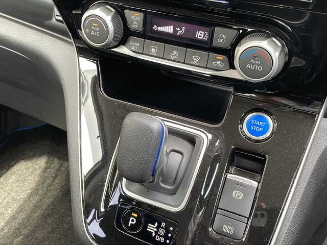 日産 セレナ e－パワー ハイウェイスター V 長野県 2021(令3)年 7.5万km ブリリアントホワイトパール プロパイロット/純正メーカーナビフルセグTV/純正フリップダウンモニター/両側パワースライドドア/バックカメラ/ETC/ドライブレコーダー/純正15インチアルミ/ワンオーナー /保証書/スペアキー