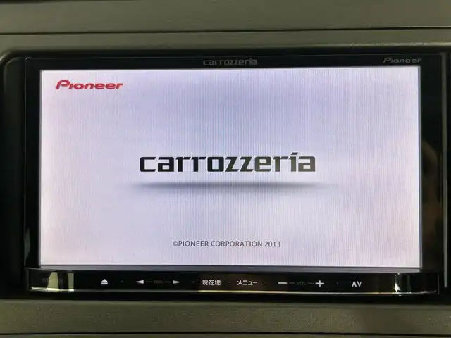 トヨタ プリウス S 佐賀県 2014(平26)年 7.2万km ホワイトパールクリスタルシャイン 社外7インチナビ/ワンセグTV/AM/FM/SD/バックカメラ/ビルトインETC/コーナーポール/社外フロアマット/純正ホイールキャップ/ステアリングスイッチ/スマートキー/スペアキー1本