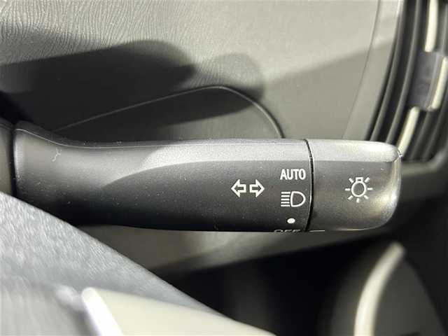 トヨタ プリウス S 茨城県 2014(平26)年 7.2万km ホワイトパールクリスタルシャイン (株)IDOMが運営する【じしゃロン水戸店】の自社ローン専用車両になりますこちらは現金またはオートローンご利用時の価格です。自社ローンご希望の方は別途その旨お申付け下さい/プッシュスタート/スマートキー×２/メモリーナビ/ワンセグTV/バックカメラ/ステアリングスイッチ/ビルトインETC/コーナーポール/電動格納ミラー/フロアマット/HIDヘッドライト