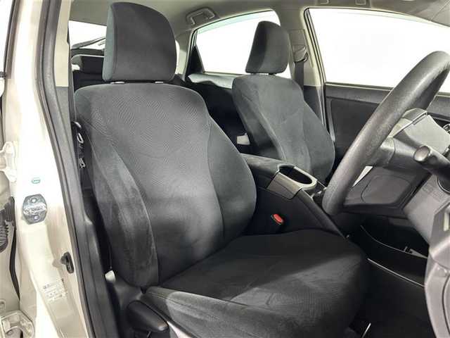 トヨタ プリウス S 茨城県 2014(平26)年 7.2万km ホワイトパールクリスタルシャイン (株)IDOMが運営する【じしゃロン水戸店】の自社ローン専用車両になりますこちらは現金またはオートローンご利用時の価格です。自社ローンご希望の方は別途その旨お申付け下さい/プッシュスタート/スマートキー×２/メモリーナビ/ワンセグTV/バックカメラ/ステアリングスイッチ/ビルトインETC/コーナーポール/電動格納ミラー/フロアマット/HIDヘッドライト