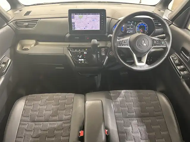 三菱 デリカミニ G プレミアム 愛媛県 2023(令5)年 0.7万km 緑 純正9インチナビ/(Bluetooth/CD/DVD/フルセグ)/全周囲カメラ/マイパイロット/デジタルルームミラー/衝突被害軽減ブレーキ/レーンキープアシスト/前後コーナーセンサー/ダウンヒルアシストコントロール/D/Nシートヒーター/ステアリングヒーター/両側電動スライドドア/ルーフレール/サイドサンシェード/リアサーキュレーター/LEDヘッドライト/オートマチックハイビーム/オートライト/ヘッドライトレベライザー/スペアキー/保証書/取扱説明書