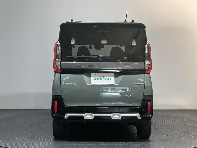 三菱 デリカミニ G プレミアム 愛媛県 2023(令5)年 0.7万km 緑 純正9インチナビ/(Bluetooth/CD/DVD/フルセグ)/全周囲カメラ/マイパイロット/デジタルルームミラー/衝突被害軽減ブレーキ/レーンキープアシスト/前後コーナーセンサー/ダウンヒルアシストコントロール/D/Nシートヒーター/ステアリングヒーター/両側電動スライドドア/ルーフレール/サイドサンシェード/リアサーキュレーター/LEDヘッドライト/オートマチックハイビーム/オートライト/ヘッドライトレベライザー/スペアキー/保証書/取扱説明書