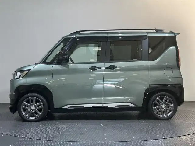 三菱 デリカミニ G プレミアム 愛媛県 2023(令5)年 0.7万km 緑 純正9インチナビ/(Bluetooth/CD/DVD/フルセグ)/全周囲カメラ/マイパイロット/デジタルルームミラー/衝突被害軽減ブレーキ/レーンキープアシスト/前後コーナーセンサー/ダウンヒルアシストコントロール/D/Nシートヒーター/ステアリングヒーター/両側電動スライドドア/ルーフレール/サイドサンシェード/リアサーキュレーター/LEDヘッドライト/オートマチックハイビーム/オートライト/ヘッドライトレベライザー/スペアキー/保証書/取扱説明書