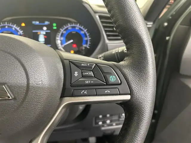 三菱 デリカミニ G プレミアム 愛媛県 2023(令5)年 0.7万km 緑 純正9インチナビ/(Bluetooth/CD/DVD/フルセグ)/全周囲カメラ/マイパイロット/デジタルルームミラー/衝突被害軽減ブレーキ/レーンキープアシスト/前後コーナーセンサー/ダウンヒルアシストコントロール/D/Nシートヒーター/ステアリングヒーター/両側電動スライドドア/ルーフレール/サイドサンシェード/リアサーキュレーター/LEDヘッドライト/オートマチックハイビーム/オートライト/ヘッドライトレベライザー/スペアキー/保証書/取扱説明書