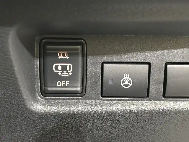 三菱 デリカミニ G プレミアム 愛媛県 2023(令5)年 0.7万km 緑 純正9インチナビ/(Bluetooth/CD/DVD/フルセグ)/全周囲カメラ/マイパイロット/デジタルルームミラー/衝突被害軽減ブレーキ/レーンキープアシスト/前後コーナーセンサー/ダウンヒルアシストコントロール/D/Nシートヒーター/ステアリングヒーター/両側電動スライドドア/ルーフレール/サイドサンシェード/リアサーキュレーター/LEDヘッドライト/オートマチックハイビーム/オートライト/ヘッドライトレベライザー/スペアキー/保証書/取扱説明書